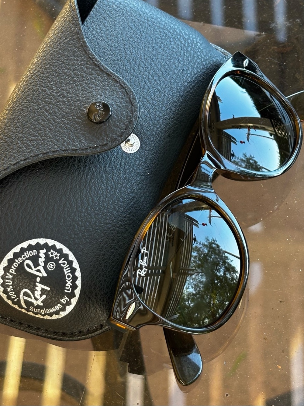 RAY-BAN RB 4141 (Rounded Wayfarer Style)
In Light Havana w/ Polarized Green Lens - Picture 2 of 9